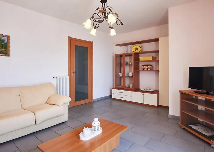 Apartment Aurora - Dma330 By Interhome